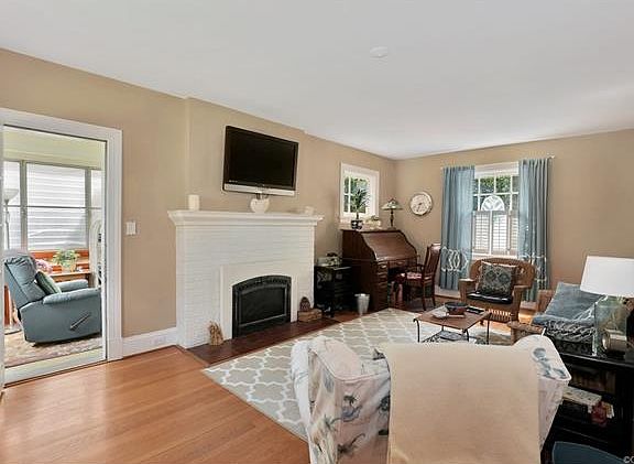 5th image of 5004 W Seminary Ave