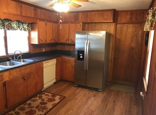 132 Laurel Dr, Cochran, GA 31014