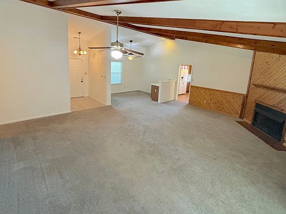 4th image of 1400 Bayberry Ct S