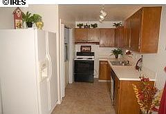 2nd image of 4420 Ludlow St