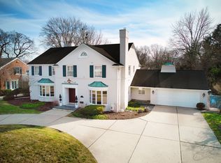 491 Oxford Rd, Grosse Pointe Woods, MI 48236