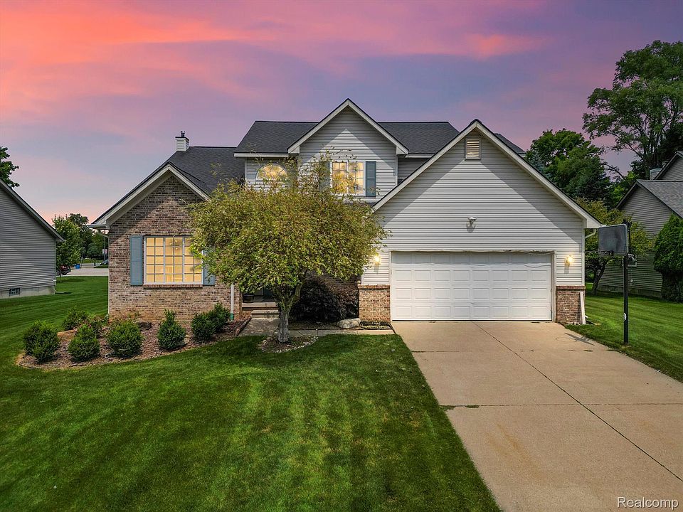 1st image of 636 Glenmoor Dr