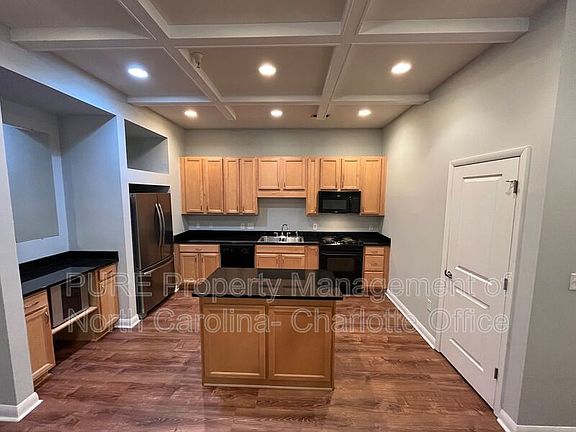 4th image of 462 New Bern Station Ct