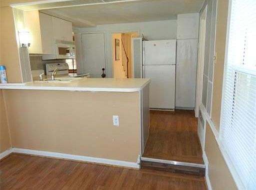 4th image of 39 Abigail Adams Cir
