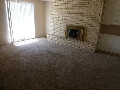 2nd image of 820 Vista Ln