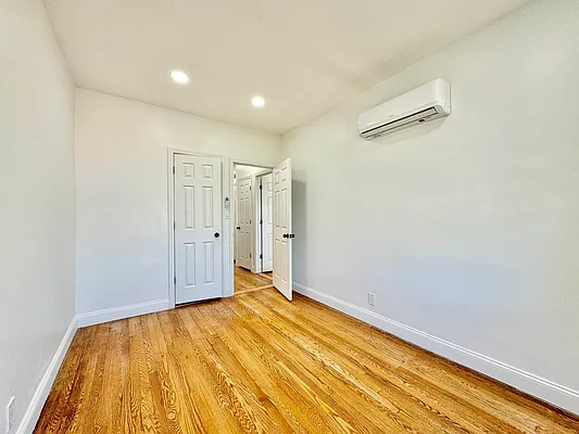 Rented by Astoria Realty | media 9