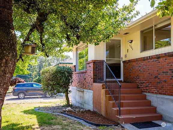 3rd image of 6004 12th Street NE