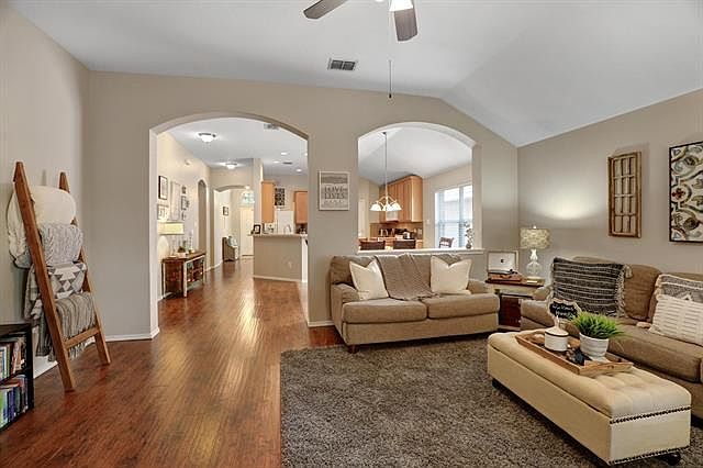 1st image of 1721 Black Maple Dr