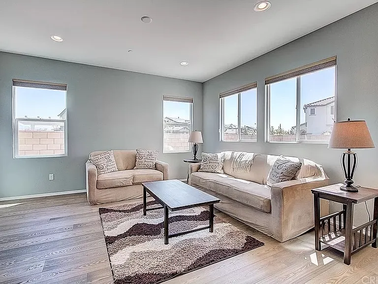 3594 Albion Dr — Photo 11