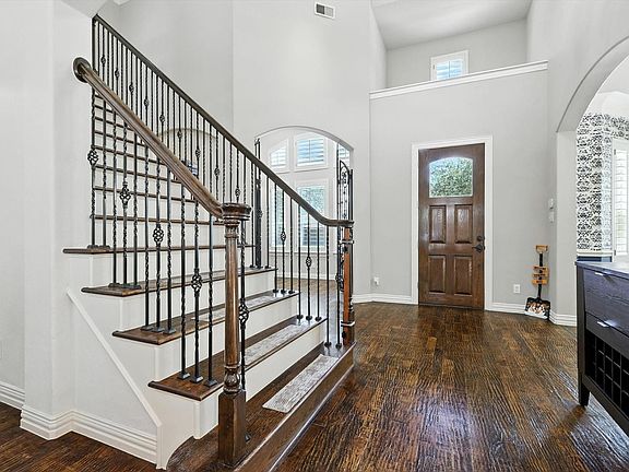 2nd image of 2354 Clearspring Dr N