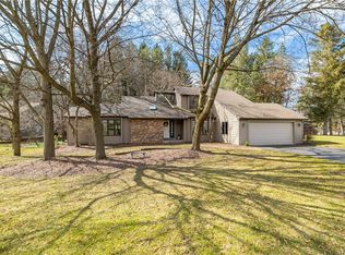 3 Northwood Dr, Fairport, NY 14450