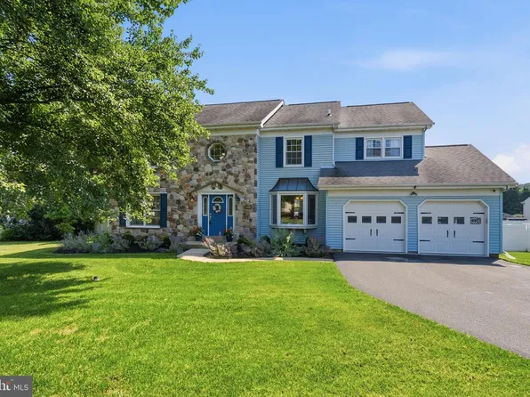 103 Valley View Cir, Phoenixville, PA 19460