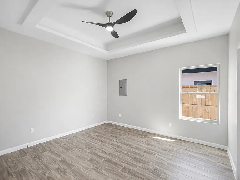 2409 Indian Creek Ave #3 — Photo 6