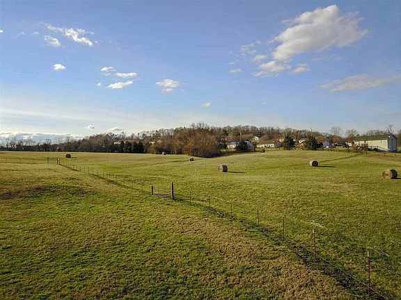 3rd image of Treadway Dr
