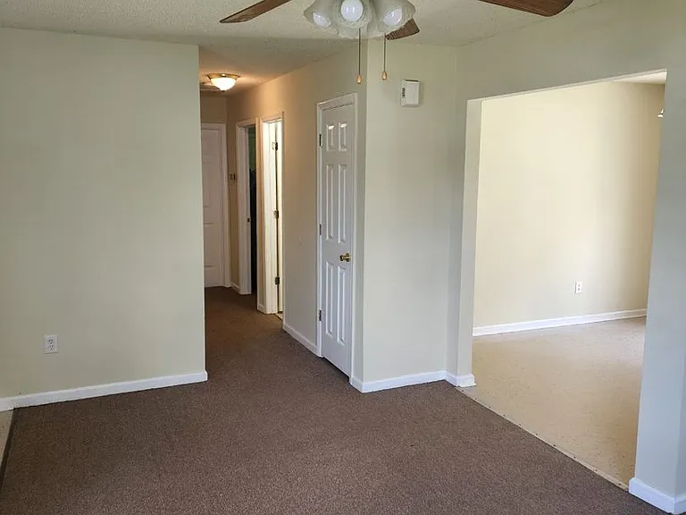 118 Sutton Dr — Photo 7