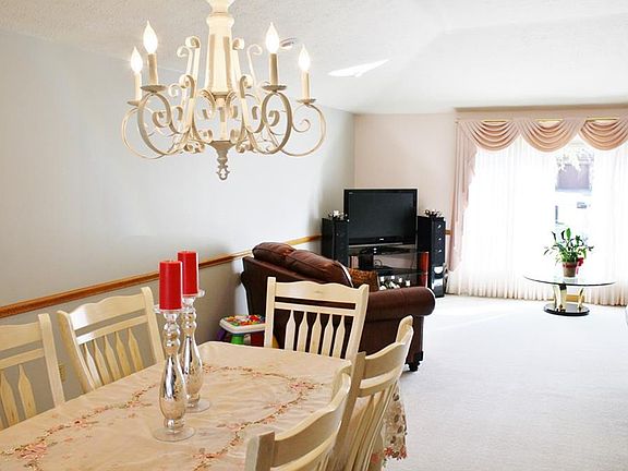 5th image of 17430 Lexington Ln