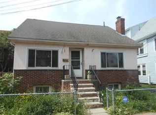 11 Foster St, Lynn, MA 01902