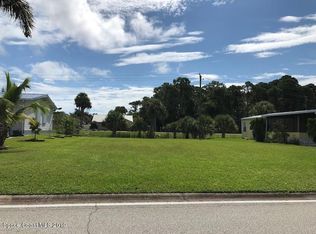 1049 Sebastian Rd, Barefoot Bay, FL 32976