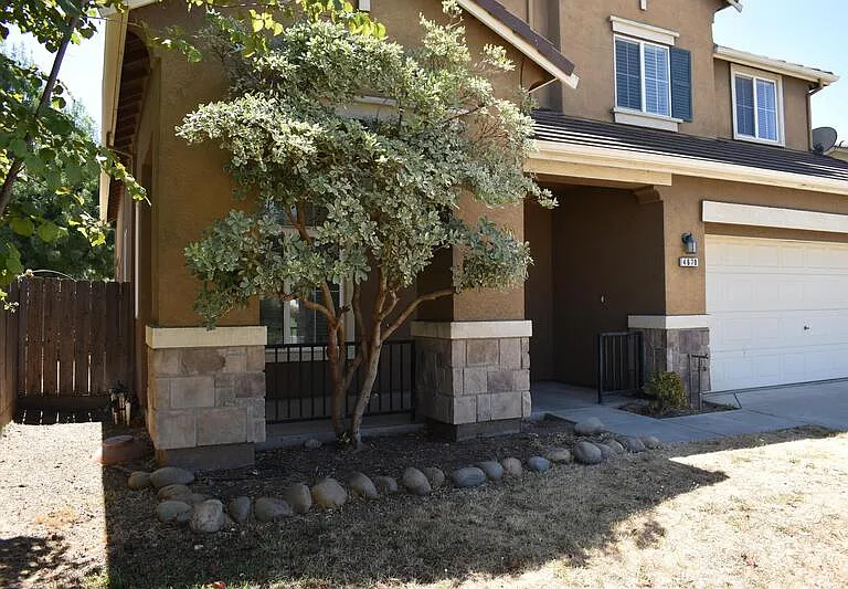 4670 Tolman Way — Photo 3