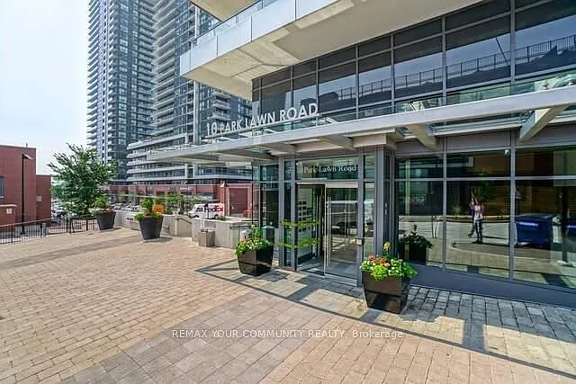 10 Park Lawn Rd #2404 — Photo 2