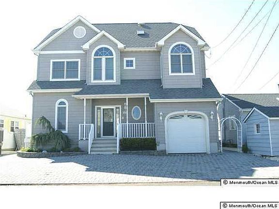 2nd image of 419 Delray Dr