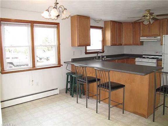 3rd image of 222 Oakland Ave