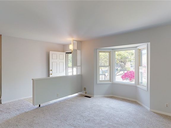 4th image of 1603 S 261st Pl