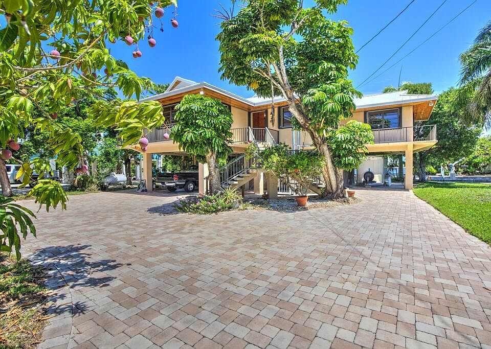 1st image of 22865 Redfish Ln