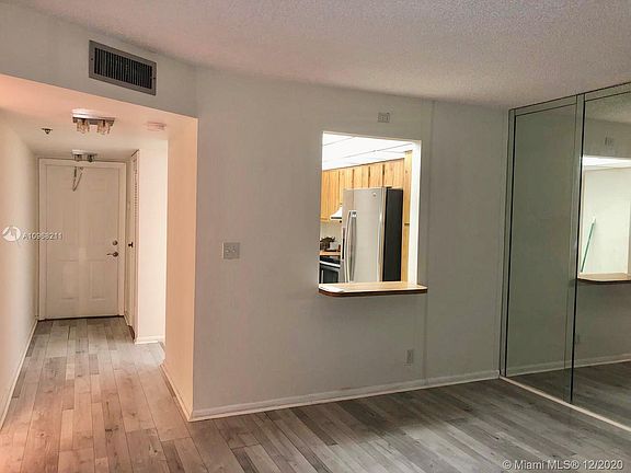 3rd image of 3100 W Rolling Hills Cir APT 204
