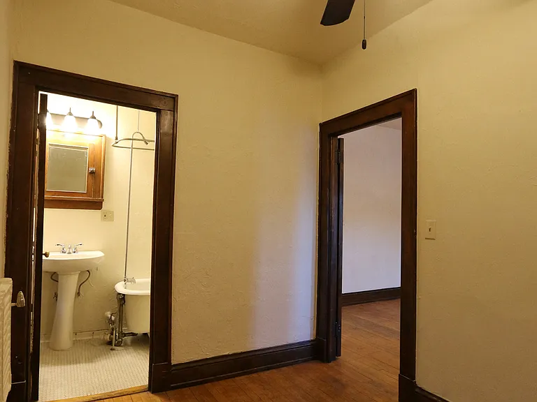 225 Place Apartments — Photo 21