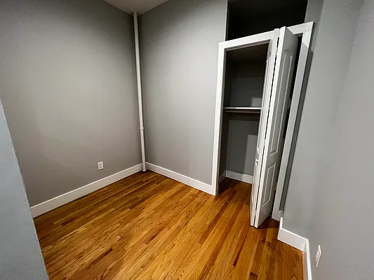 Rented by Salon Realty Corp | media 10