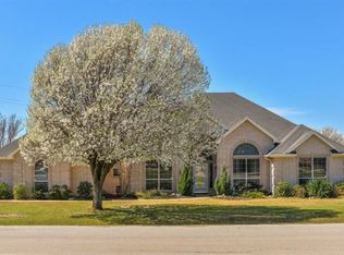 925 Alconberry Dr, Crowley, TX 76036