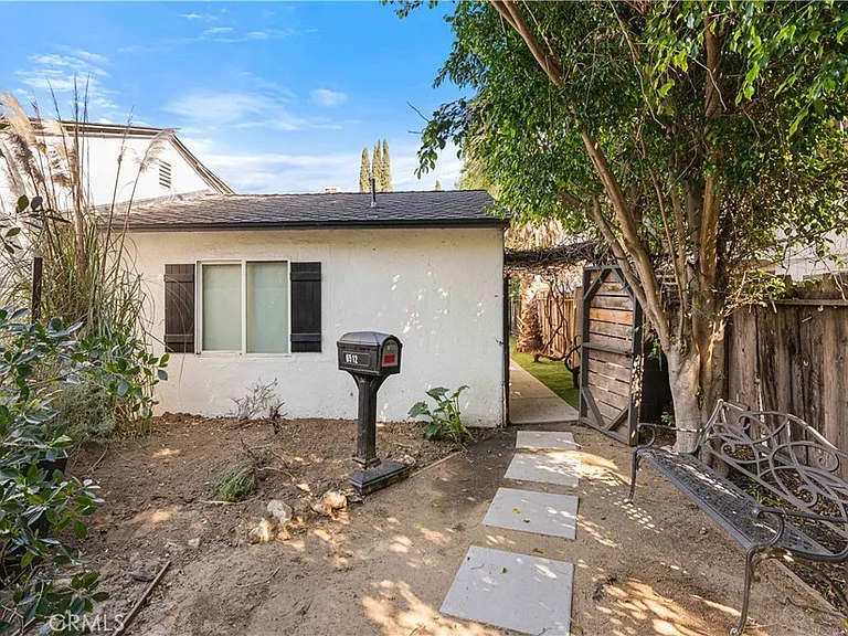 6512 Coldwater Canyon Ave — Photo 3