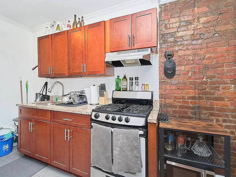 621 W 51st St #4E — Photo 10