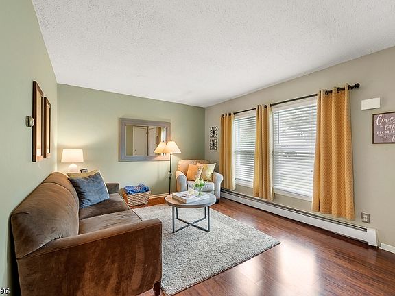 4th image of 27 Birch Dr
