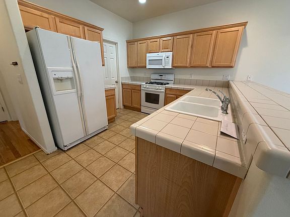 5th image of 19572 Salmonberry Ct