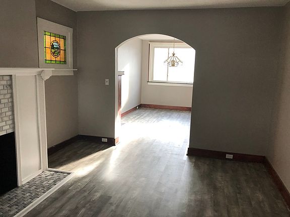 3rd image of 2908 Brentwood Ave