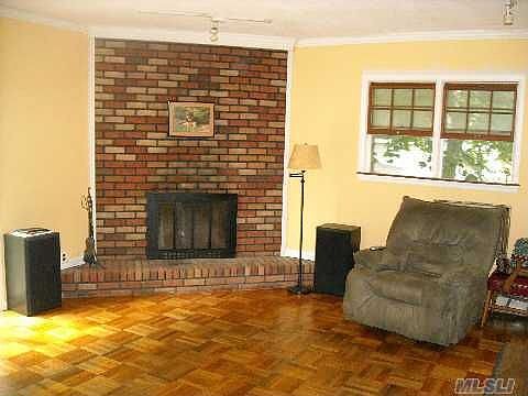 2nd image of 3930 Laurel Ct