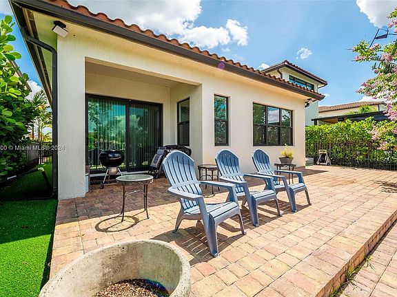 3rd image of 11843 SW 13th Ct