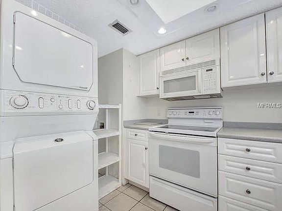 4th image of 4141 Bayshore Blvd APT 702