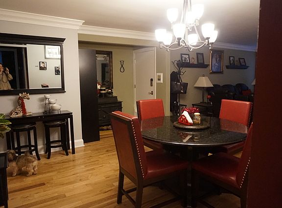 4th image of 4624 Washington St APT 1N