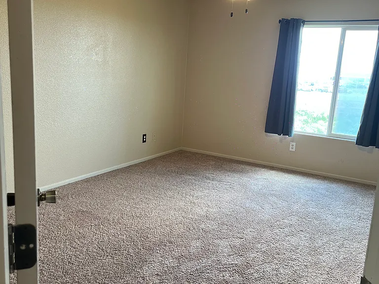 6047 Dresden Way — Photo 21