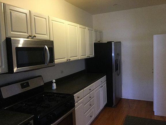 3rd image of 2250 W Granville Ave #2
