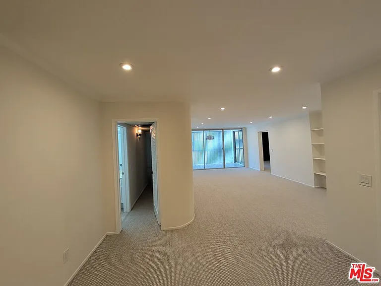 415 Montana Ave #203 — Photo 5