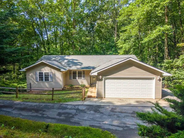 150 Maclor Forest Cir, Franklin, NC 28734