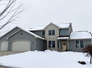 452 T Bird Dr, Fond Du Lac, WI 54935