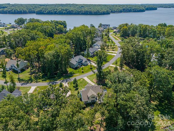 4th image of 216 S Shore Dr #112