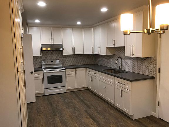 2nd image of 1321 Coniston Ct