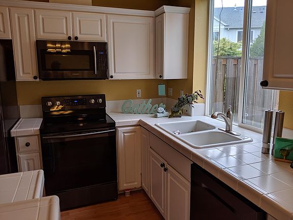 3rd image of 1245 SE Bacarra St