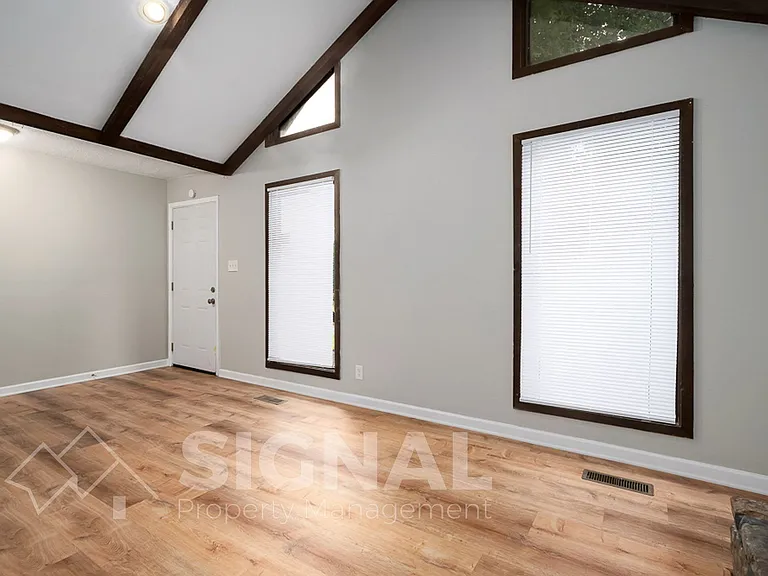 3037 Apple Valley Ln — Photo 8